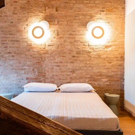 Sacrati 39 Апартаменты Феррара